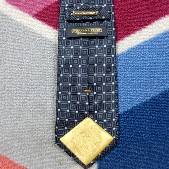 Donald Trump SIGNATURE Collection Geometric Men's‎ Neck Tie - Picture 3 of 3